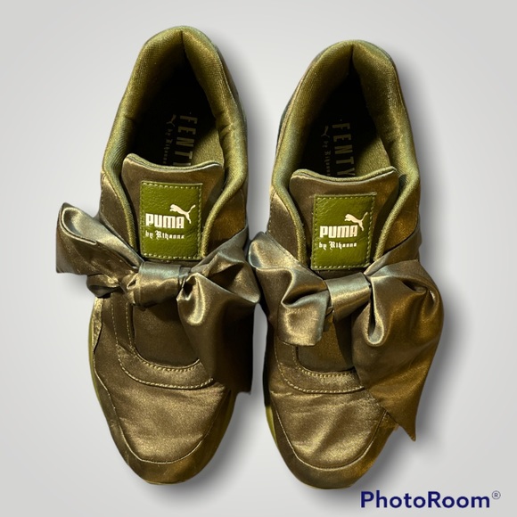 ✨ FENTY X PUMA by RIHANNA ✨ - Picture 4 of 10